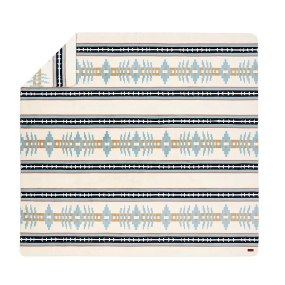 🎉LAST PIECE🎉Pendleton luxurious plush blanket - Picture 4 of 8